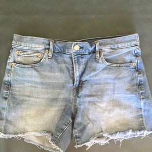 Gap Mid-Rise Denim Shorts. Size 12 (31)